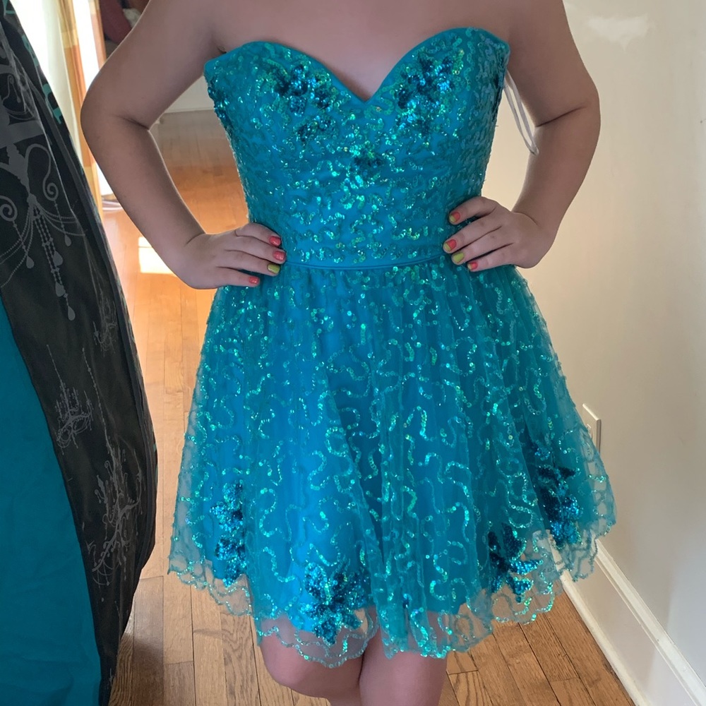 Sherri Hill cocktail